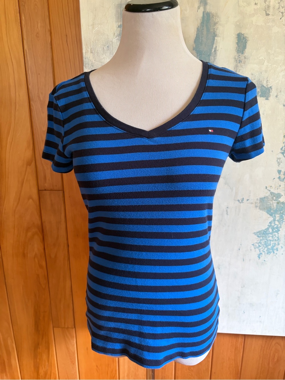 Tommy Hilfiger Women’s Medium 100% Cotton Blue & Black Striped V-Neck T-Shirt